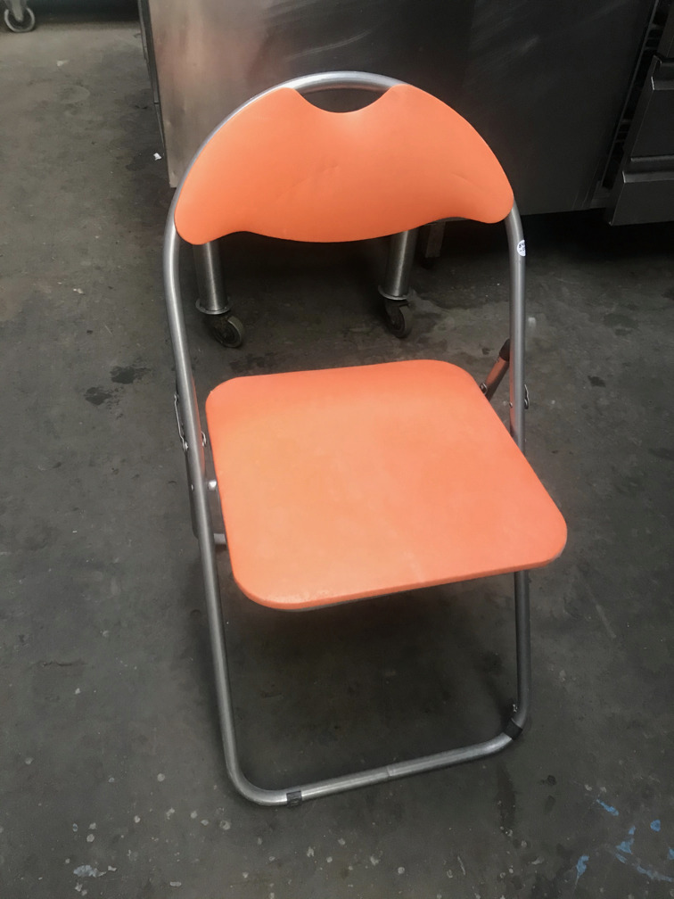 GSA 201-43 Klappstuhl,Stuhl,AussenstuhlFarben Orange  und schwarz für  .Restaurant.Bistro.Cafe.Stuhl. sehr praktisch Platz sparend 
