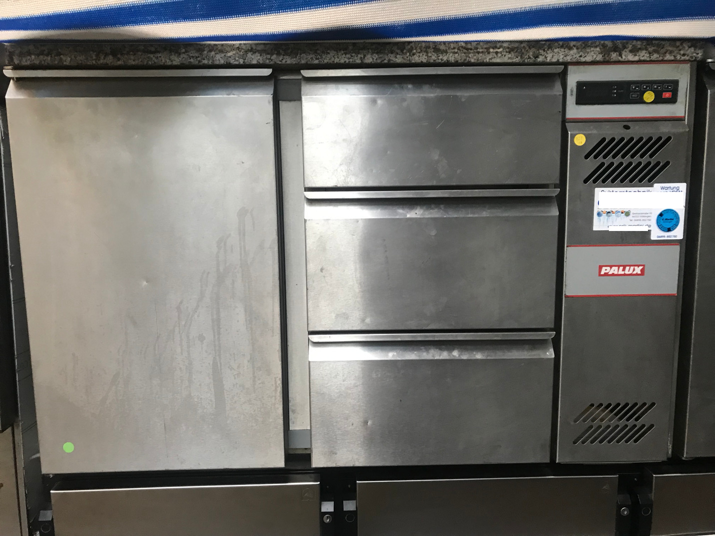 GKT 232-11 Gastro Kühltisch Edelstahl 3 Schubladen,1 Flügeltüre,Granit Arbeitsplatte-Kühlkompressor extern-nicht im Preis enthalten-aber lieferbar