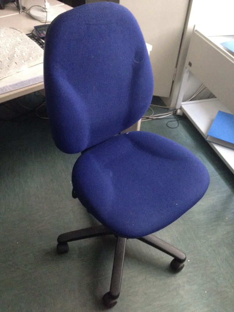 C 06 Büro-Dreh - Stuhl-sehr schön