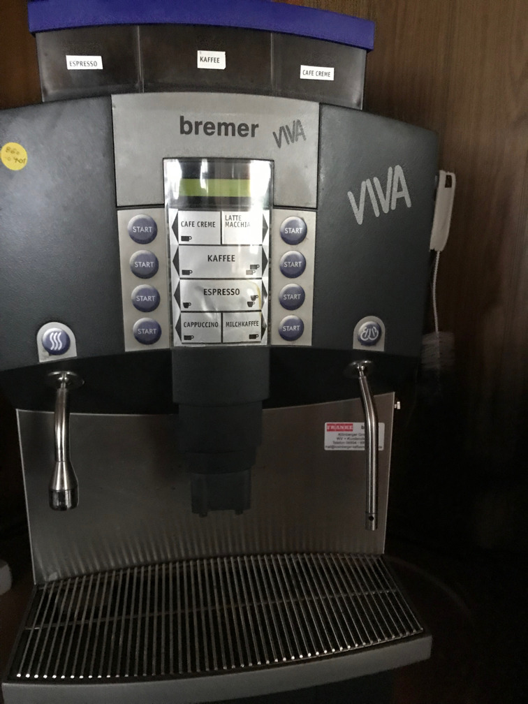 GKM 248-74 VIVA  Kaffeemaschine Leistungsstark,8 Kaffeevarianten mit Kaffeemühle,3 Sorten Kaffee 
