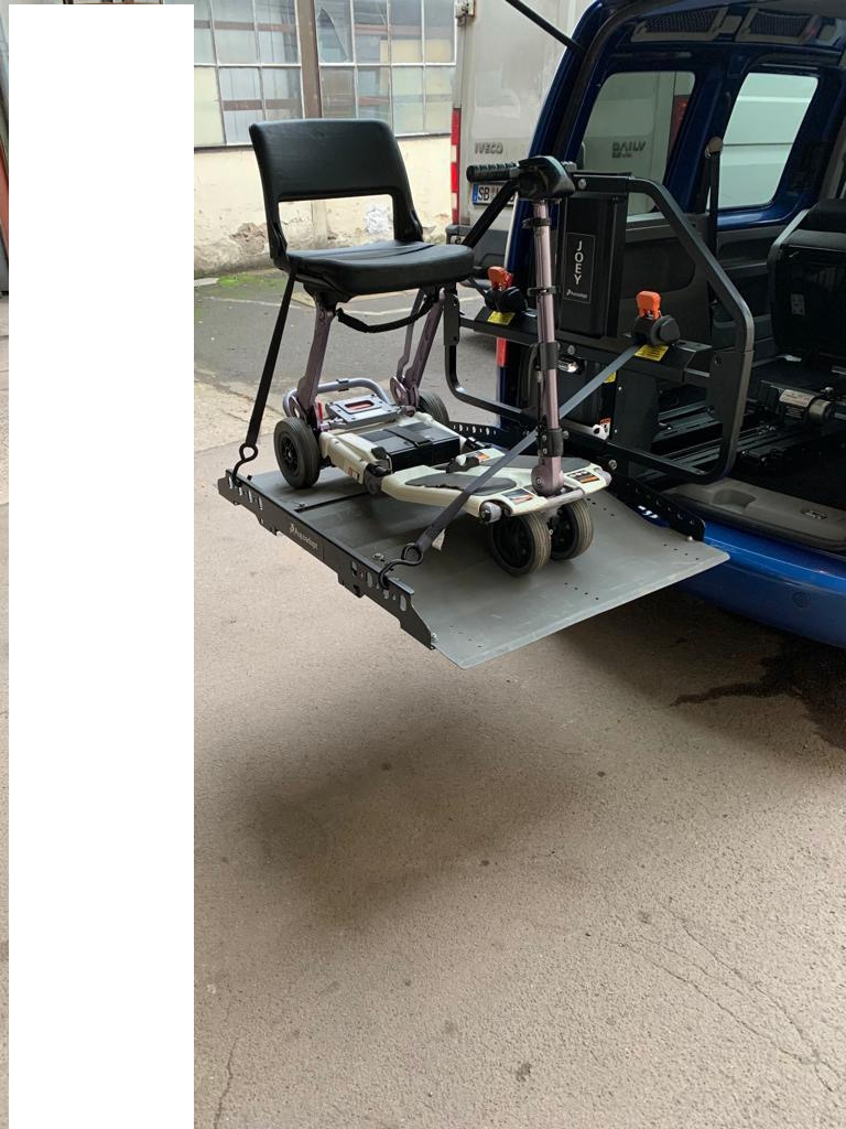 Rollstuhl-Hebebühne-Joey Lift Bruno VSL-4400 ;war eingebaut in VW Caddy- fast wie neu-Zum sicheren Verladen des Rollstuhl oder Scooter`s im Heckbereich