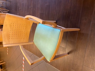 GSI 202-66 Stuhl mit Armauflage,Buche hell,Event.Stuhl.Restaurant.Bistro.Cafe.Vierfuß ,gepolstert.