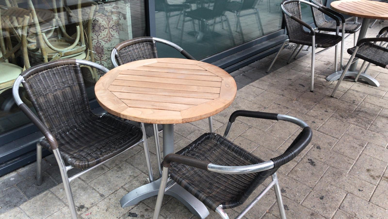 GTA 199-38 Gastro Tisch  Bistro - Tisch Rund Aussen und Terrasse - Gestell Alu.Platte Holz Afrika   