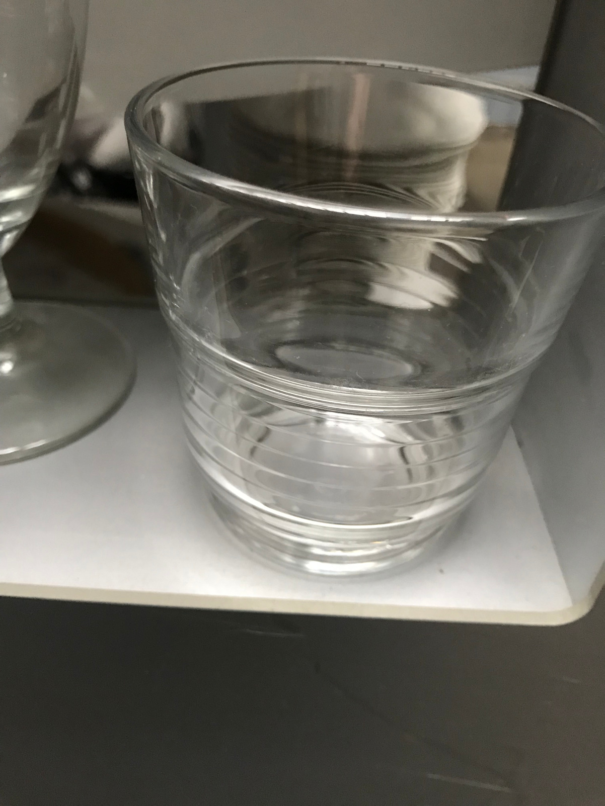 G 140-18 Glas 0,2 Liter.stilvoll.ohne Füllstrich Preis 0,75 €